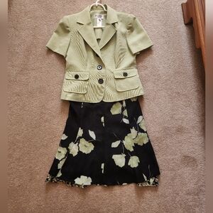 Studio 1  Skirt Set, Green Blazer with Black Patterned Reversible skirt, Size 4P